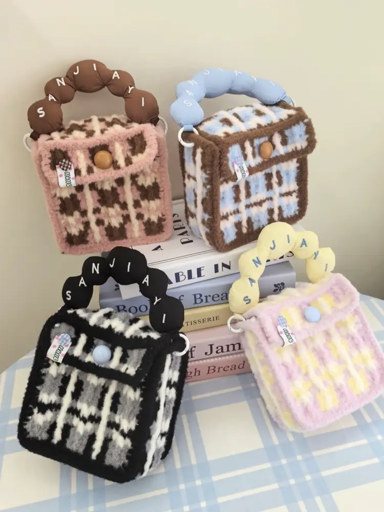 GZ00000-00048-750px(8) Crochet Waffle Texture Bag – Convertible Top Handle Accessory - Image 1