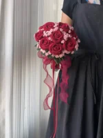 Crochet Red Rose Arrangement – Handcrafted Wedding Décor - Image 4