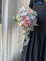 Crochet Flower Arrangement – Vibrant Tonal Bouquet - Image 3