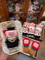 Crochet Graduation Figurine – Amigurumi Cap & Gown Mascot - Image 2