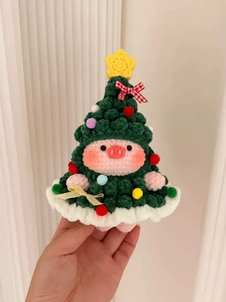GZ00000-00162-750px(4) Crochet Pine Pig Figurine – Textured Holiday Sculpture Accessory - Image 1