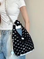 Crochet Lattice Bucket Tote – 3D Waffle Texture Crossbody Accessory - Image 3